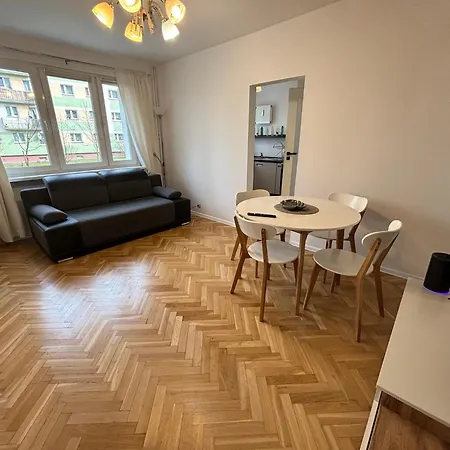 アパート Kasprzaka